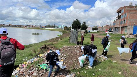 Puno recogen media tonelada de basura en las riberas del río Coata