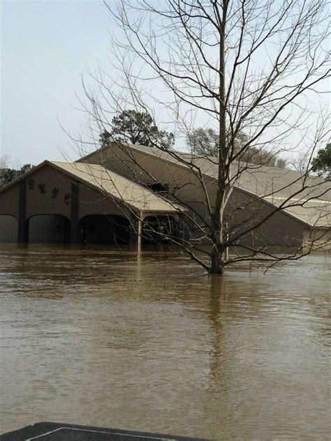 Sabine River swallows Deweyville during record flooding