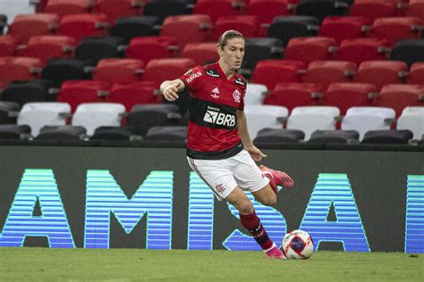 Atuações do Flamengo contra o Barcelona EQU Quem se destacou quem foi