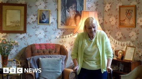 Newcastle Living Room Highlights Elderly Loneliness Bbc News