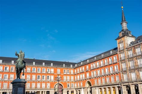 Premium Photo Historic Buildings Of The Plaza Mayor Of Madrid With