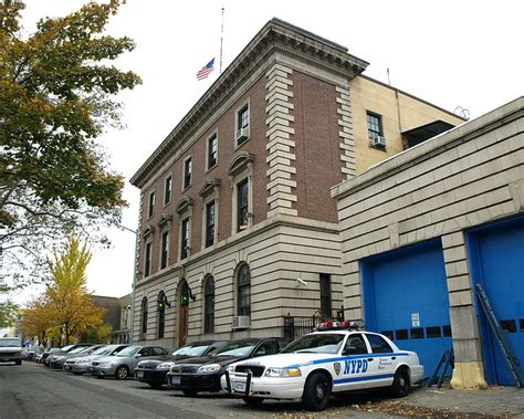 P106 Nypd Police Station Precinct 106 Ozone Park Queens New York City A Photo On Flickriver