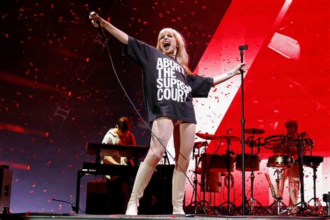 Paramore Cancels Remaining U.S. Tour Dates