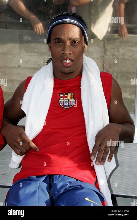 RONALDINHO BARCELONA L.A. MEMORIAL COLISEUM LOS ANGELES USA 06 August ...