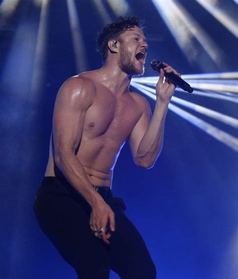 Yes Please Imagine Dragons Lead Singer Dan Reynolds On Stage