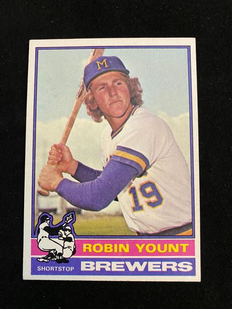 Lot Exmt Topps Robin Yount Baseball Card Hof