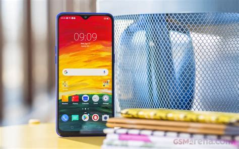 Realme Pro Review Lab Tests Display Battery Life Loudspeaker