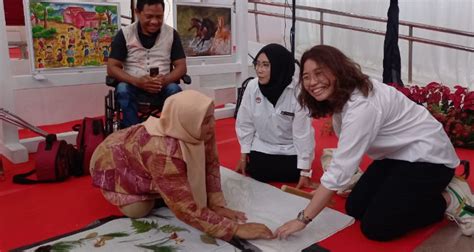 Gaet Peserta Delegasi Asean Mensos Risma Pamerkan Hasil Karya