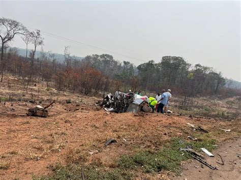 Acidente Entre Carreta E Carro Na Br Em Nova Mutum Deixa Quatro