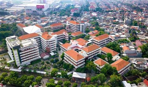 Maukuliah Universitas Surabaya