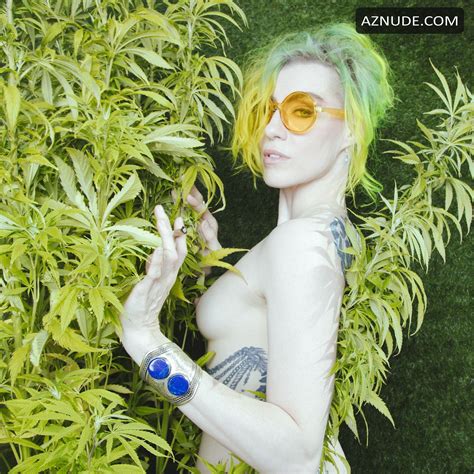 COMIC BOOK GIRL 19 Nude AZNude