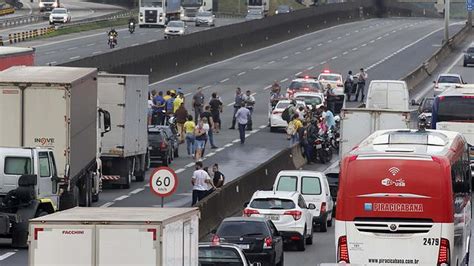 Caminhoneiros Fecham Rodovias E Protestam Em 26 Estados Muvuca Popular