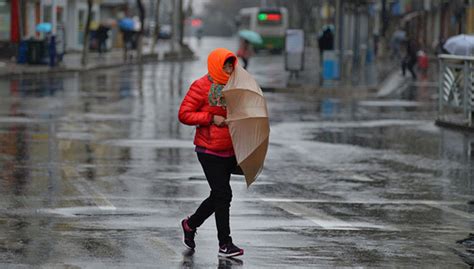 中央气象台发布强对流黄色预警 南方多地将有8至10级雷暴大风界面新闻 · 中国