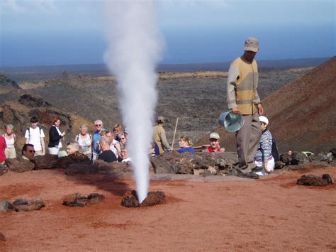 Short Shouthern Tour Timanfaya National Park And La Geria Barcel