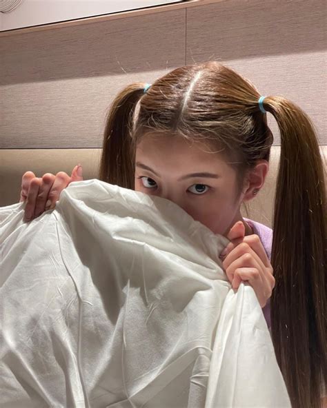 Itzy Stagram On Twitter Itzy Midzy Guesswho Itzy