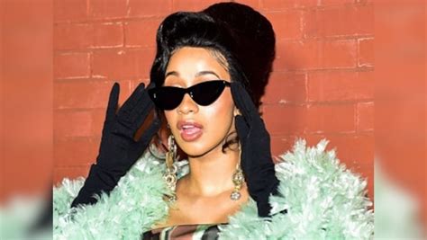 Cardi B Leaks Nicki Minajs Number In Video Chun Li Rapper Decides To