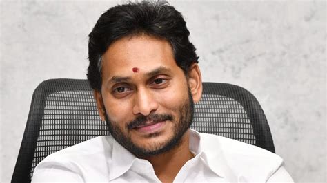 CM Jagan Review సఆరడఏ పరతల ఇళల పటటల పపణక సఎ జగన