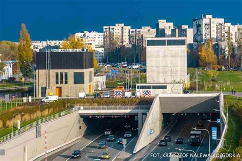 Przejazd Przez Tunel Na S2 Obwodnicy Warszawy Z Utrudnieniami