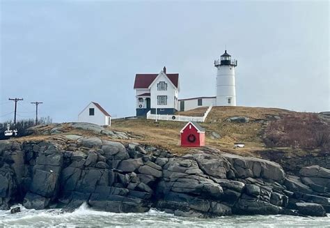 A Complete Guide to Nubble Lighthouse (Cape Neddick Light) + Photos