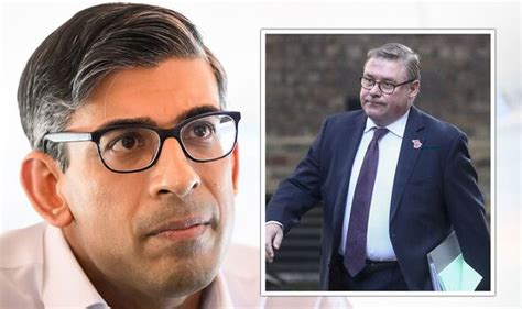 Sunak Goes To War With Brexiteers And Fully Rejects Report That Eu Deal