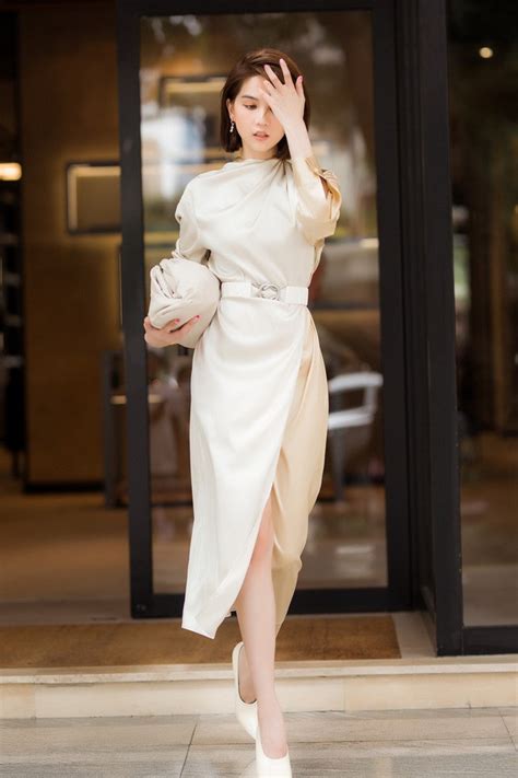 C Ai Nh Ng C Trinh Gi A H Th N V Y Y Sang Thu M I B O D N T Nh V I Bikini