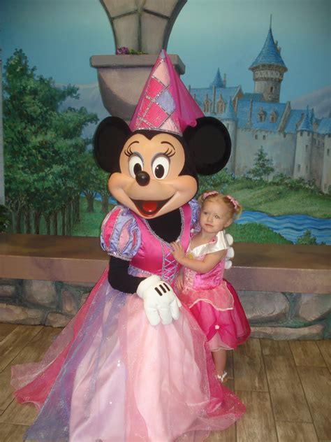 Chels and Ty: DISNEYLAND!