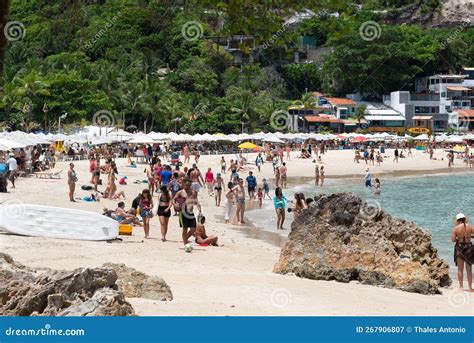 People Walking On The Sands Of Morro De Sao Paulo Beach Editorial