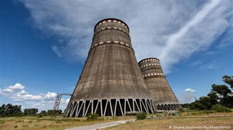 La central de Zaporiyia desconecta su último reactor tras nuevos bombardeos