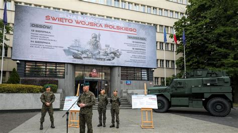 Wzmożony ruch pojazdów wojskowych i statków powietrznych