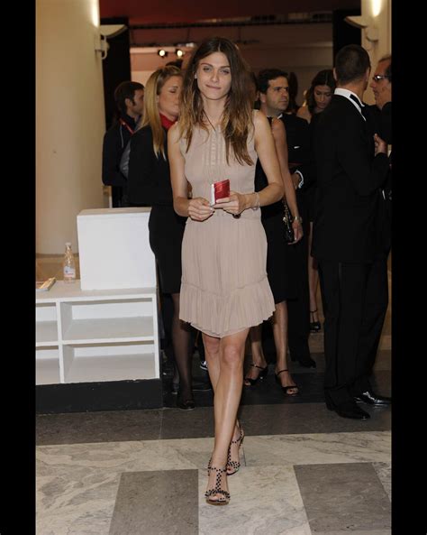Photo Elisa Sednaoui Sublime Dans Une Robe Nude Alberta Ferretti Et
