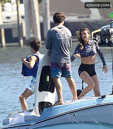 Gisele Bundchen S Sexy Bikini Beach Day In Miami AZNude