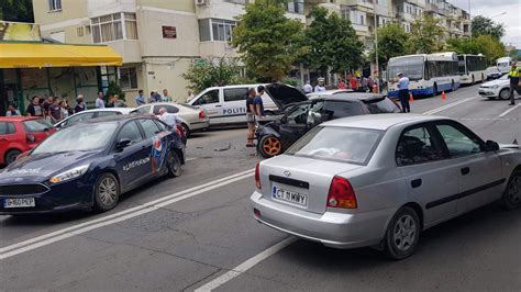 Foto Strada Isaccei Din Tulcea Blocat De Un Accident N Lan N Care