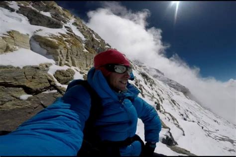 Kilian Jornet How He Climbed Everest Twice In A Week