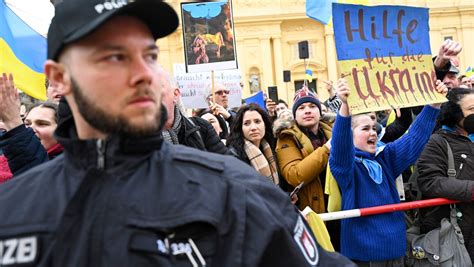 Civey Umfrage Zum Ukraine Krieg Friedensverhandlungen Bitte Aber