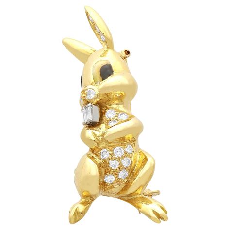 Vintage Yellow Gold And Carved Jade Bunny Rabbit Brooch For Sale At