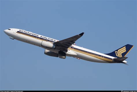 V Stz Singapore Airlines Airbus A Photo By Suparat