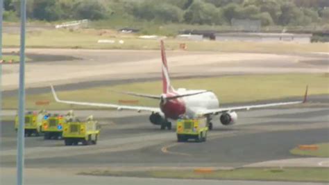 Australian Media Went Crazy After Qantas Qf144 Boeing 737 Declared An Engine Issue