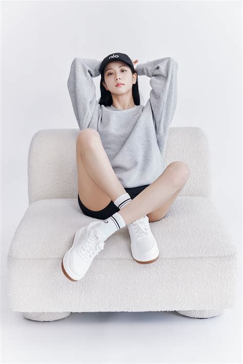 Blackpink S Jisoo Fronts Alo Yoga S Spring Collection Photos