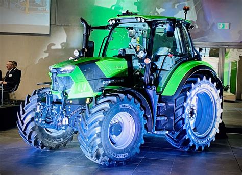 Deutz Fahr presenta los tractores estándar de la nueva Serie 6 4 136