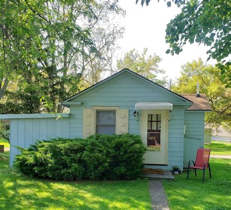 Beachfront 1 Cottage On Lake Erie Cottages For Rent In Vermilion Ohio United States