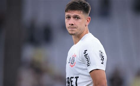 Rodrigo Garro impressiona torcida organizada do Corinthians em reunião