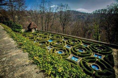 Zamek Ksi Na Weekend Tarasy Pe Ne Kwiat W I Bajeczna Architektura