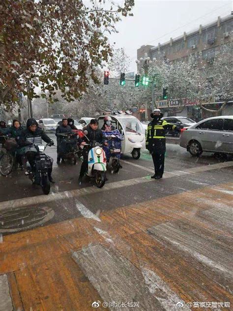 年年雪里，常插梅花醉。挼尽梅花无好意，赢得满衣清泪 好意 风势 萧萧 新浪新闻