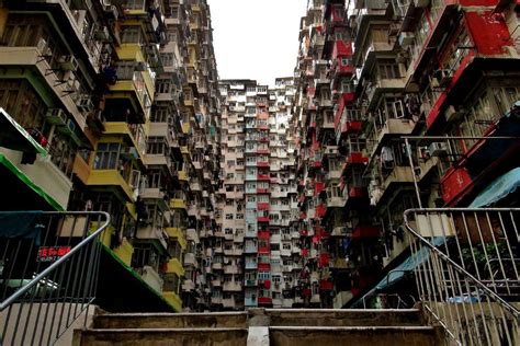 Mengunjungi Gedung Monster Bangunan Unik Padat Penduduk Di Hong Kong