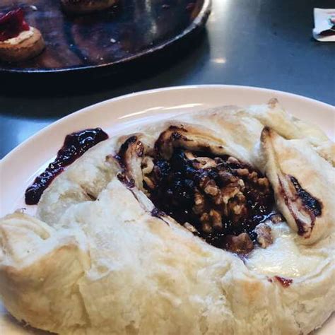 Raspberry Walnut Baked Brie Recipe