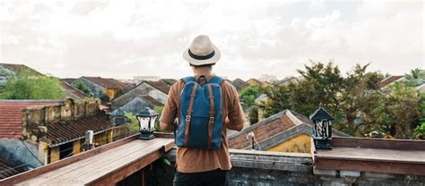 Feliz Viajero Solo Que Viaja A La Antigua Ciudad De Hoi An En Vietnam