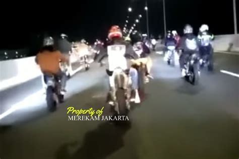 Polisi Selidiki Rombongan Supermoto Yang Nekat Terobos Tol Kelapa