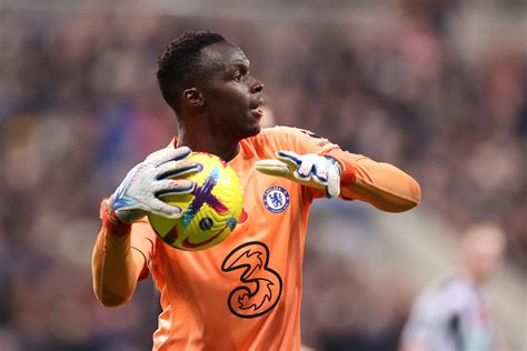 Louis Saha Urges Manchester United To Sign Chelsea Goalkeeper