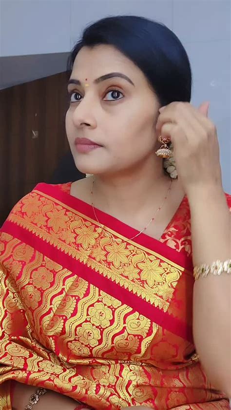 𝐒𝐑𝐔𝐓𝐇𝐈 𝐑𝐀𝐉 Your Saree Meets Your Personality With Peach And Vermillion