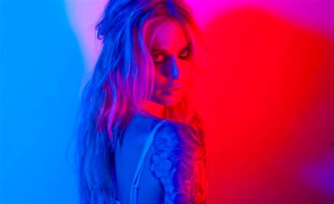 Gin Wigmore Gravel And Wine Promotional Photoshoot Gin Wigmore